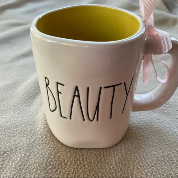 **SOLD***🚨Rae Dunn ❄️👸🏻”Beauty”Disney Mug, Double Sided Elsa,❄️👸🏻 - Picture 7 of 10